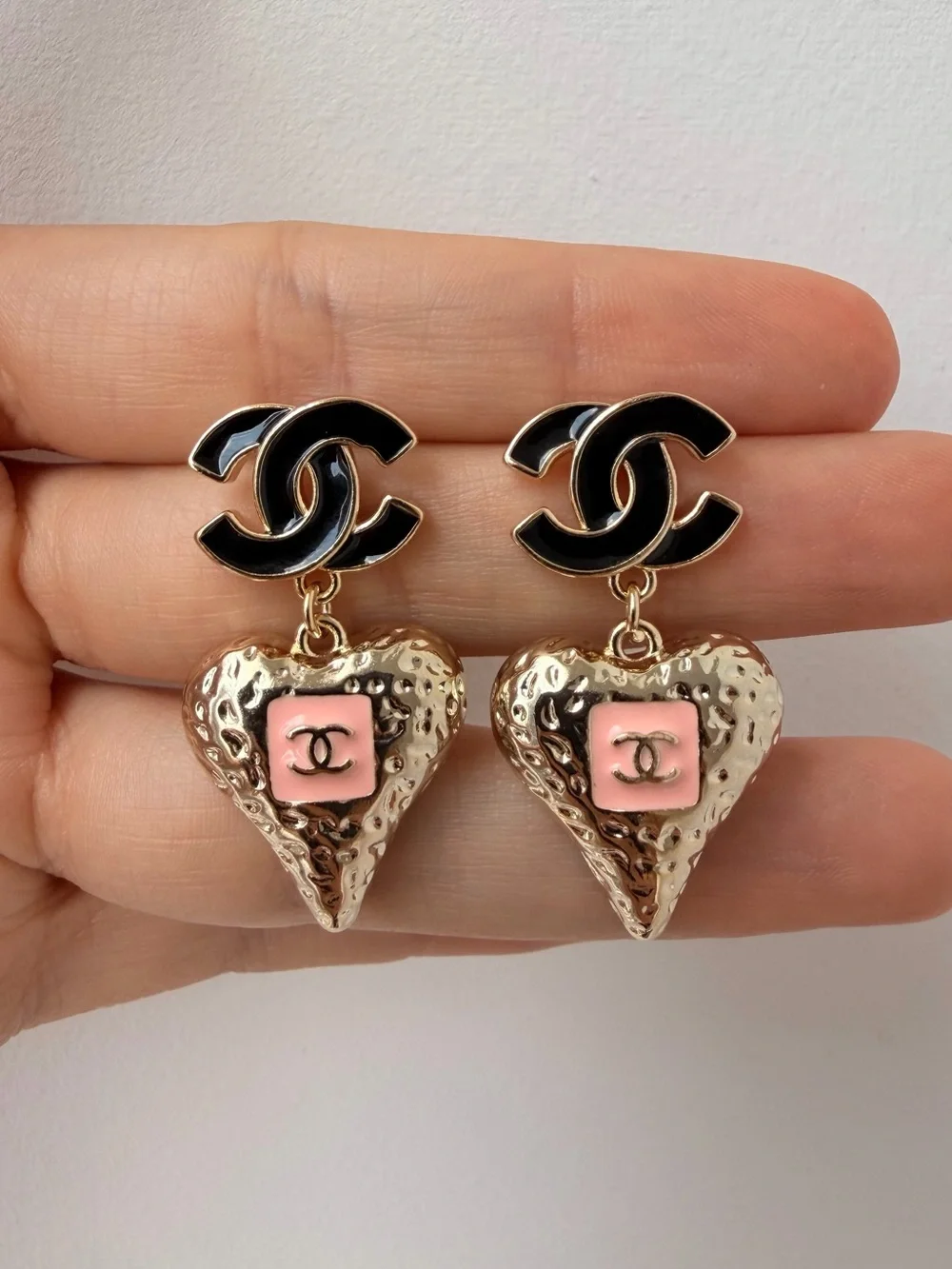 🖤Chanel Black & Pink Heart Drop Earrings💗